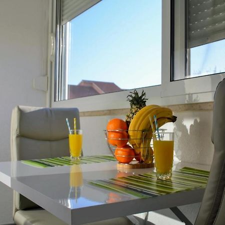 Mihaela Studio Apartmans 150M Near The Beach Kaštela Exterior foto